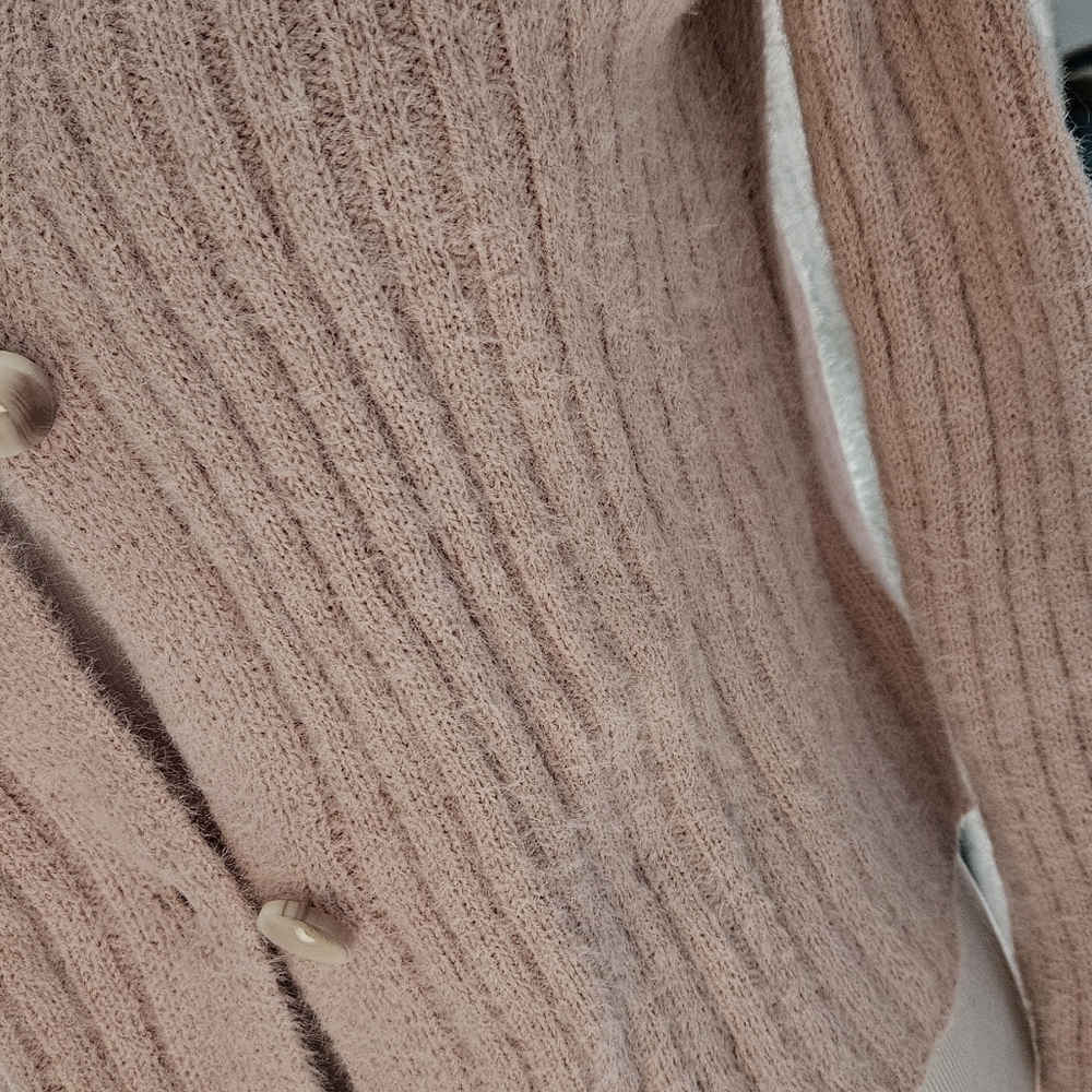 Pink Sweater - Picture 5 of 6